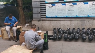 疊片污水處理器，正在裝配